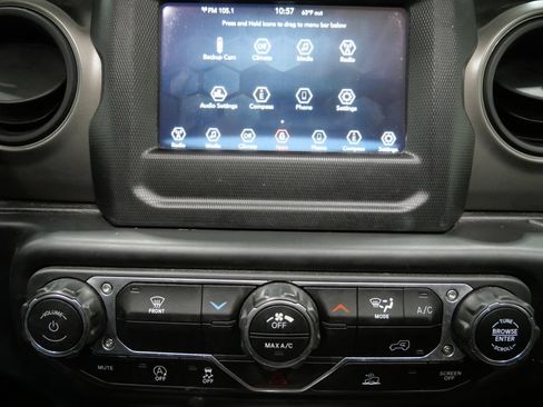 Used 2022 Jeep Wrangler Unlimited Sport AWD/4WD image 21