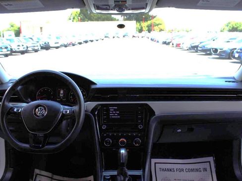 Used 2021 Volkswagen Passat 2.0T SE image 18