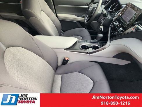 Used 2024 Toyota Camry LE image 15