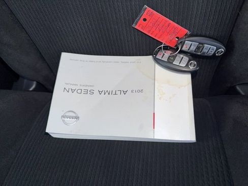Used 2013 Nissan Altima 2.5 SV image 19