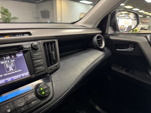Used 2018 Toyota RAV4 XLE image 27