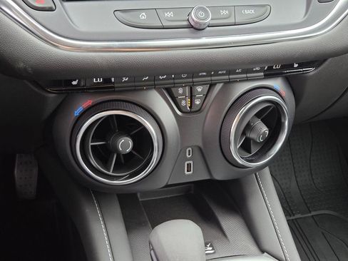 New 2025 Chevrolet Blazer LT image 13