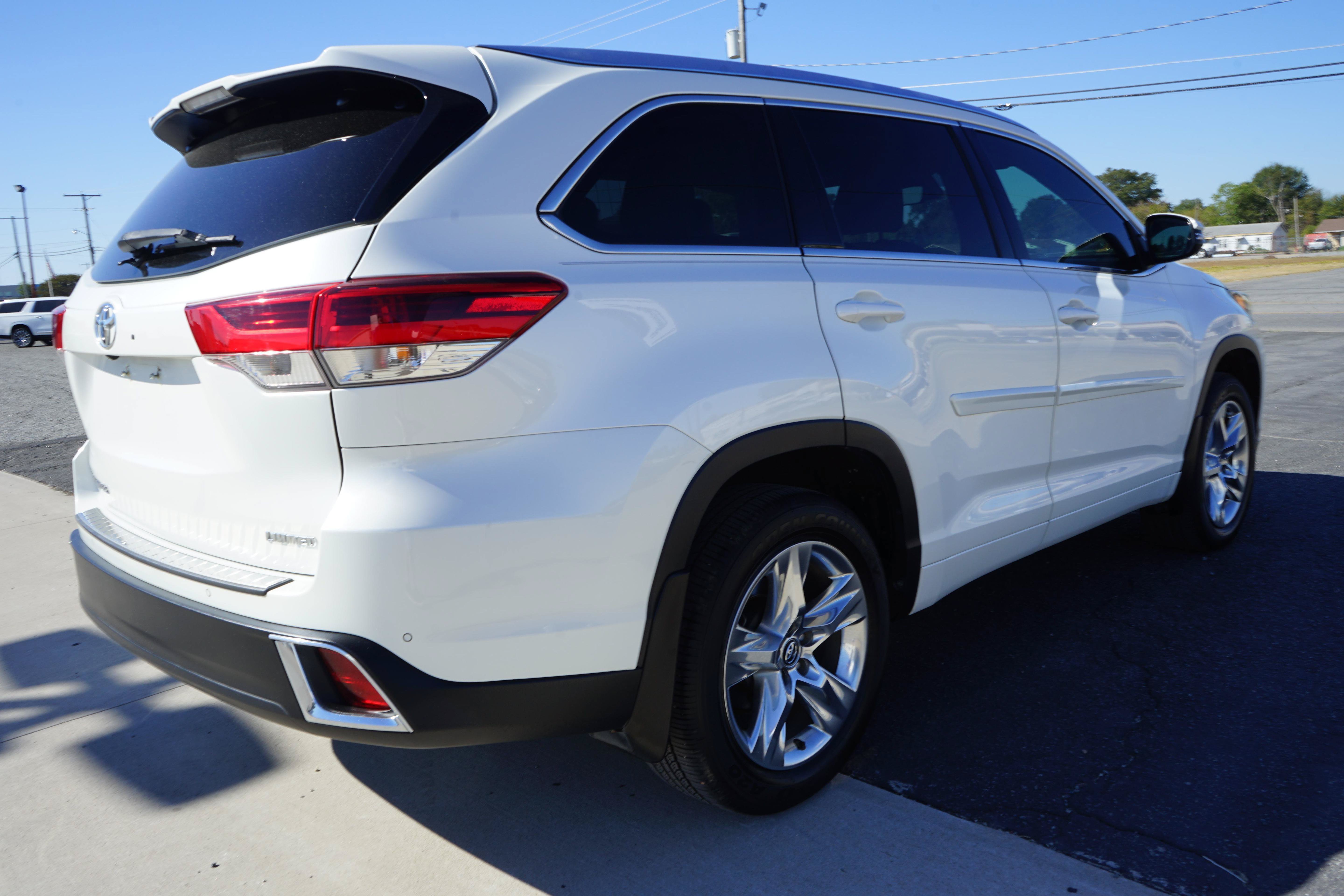 Used 2019 Toyota Highlander Limited FWD image 5