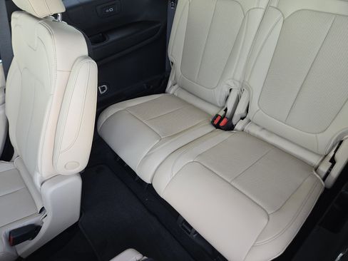 New 2025 Jeep Grand Cherokee L Limited w/ Luxury Tech Group II image 22