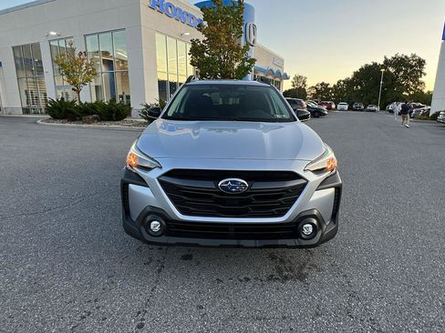 Used 2025 Subaru Outback Premium w/ Popular Package #1A image 9