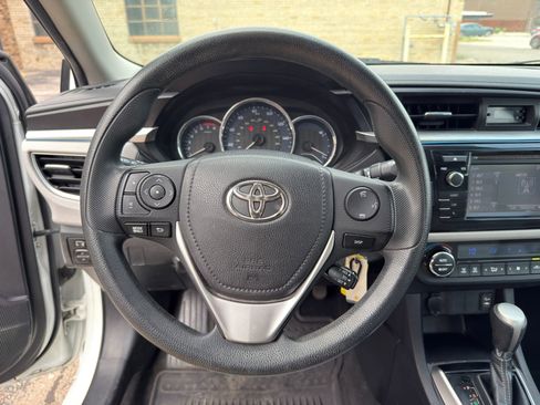 Used 2016 Toyota Corolla LE FWD image 11