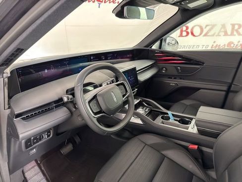 Certified 2025 Lincoln Nautilus Reserve w/ Jet Appearance Package image 12