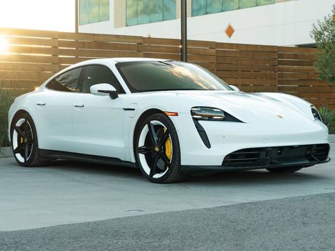 Used 2022 Porsche Taycan Turbo S image 3