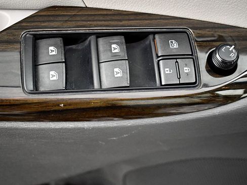 Used 2015 Toyota Sienna XLE image 14