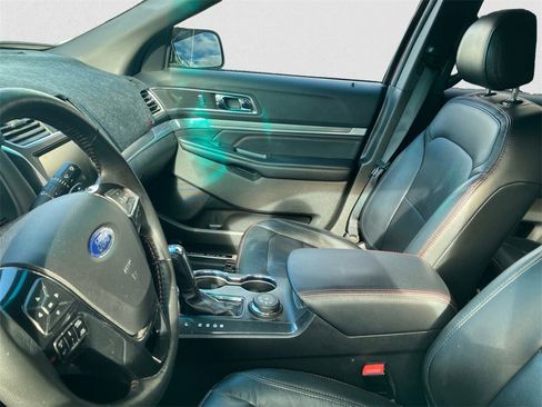 Used 2016 Ford Explorer Sport w/ Equipment Group 401A image 5