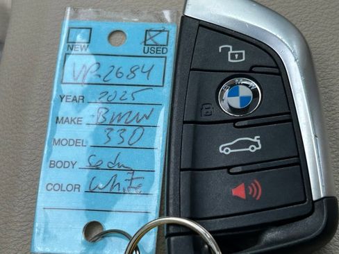Used 2025 BMW 330i Sedan w/ Convenience Package RWD image 44