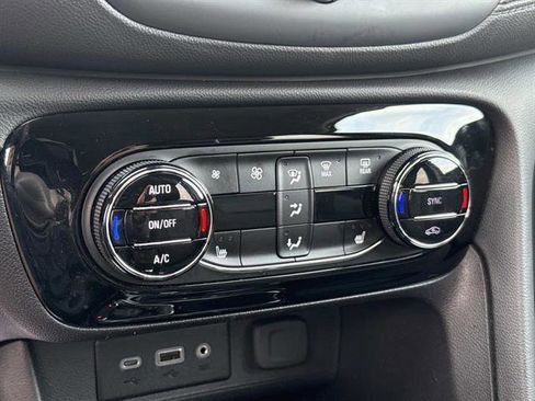 Used 2023 Buick Encore GX Select w/ Sport Touring Package image 21