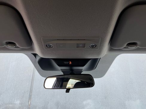 Used 2025 Nissan Kicks SV image 14