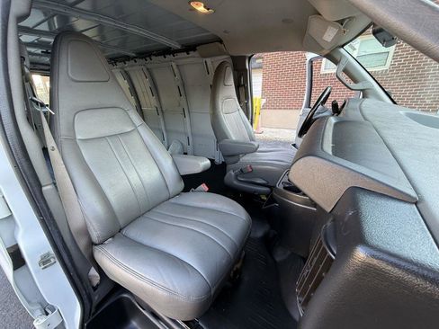 Used 2021 Chevrolet Express 2500 Extended w/ Driver Convenience Package RWD image 17