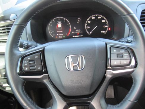 Used 2025 Honda Odyssey Touring image 25