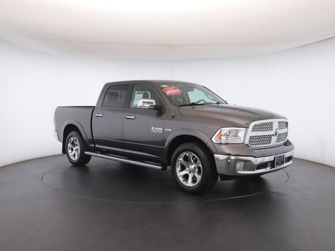 Used 2017 RAM 1500 Laramie w/ Convenience Group image 36