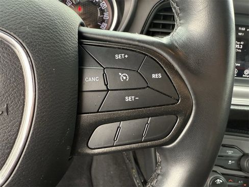 Used 2023 Dodge Challenger SXT image 15