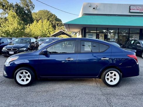 Used 2018 Nissan Versa SV image 8