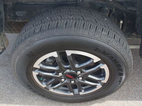 Used 2025 Toyota Tacoma TRD Sport AWD/4WD image 28