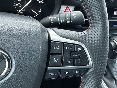 Used 2023 Toyota Sienna XSE image 36