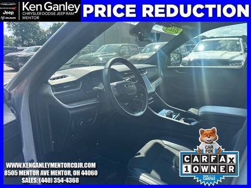 Used 2025 Jeep Grand Cherokee Altitude w/ Trailer Tow Package AWD/4WD image 24