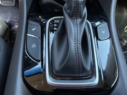 Used 2019 Hyundai Ioniq Plug-In Hybrid image 34