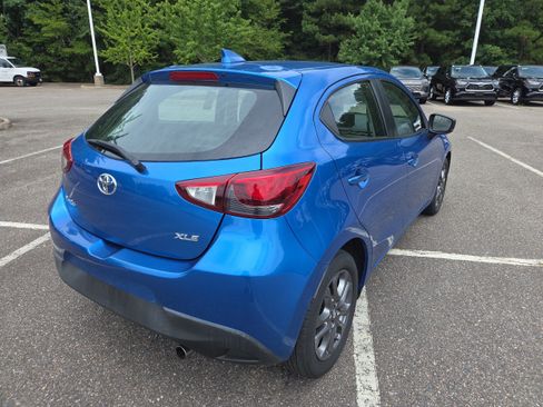 Used 2020 Toyota Yaris XLE FWD image 3