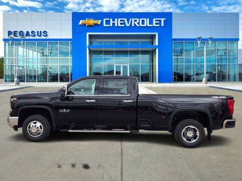 New 2026 Chevrolet Silverado 3500 LTZ image 3