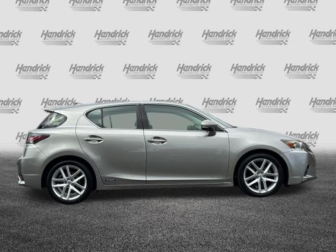 Used 2017 Lexus CT 200h w/ Accessory Package 2 FWD image 3