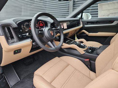 New 2026 Porsche Cayenne Coupe image 4