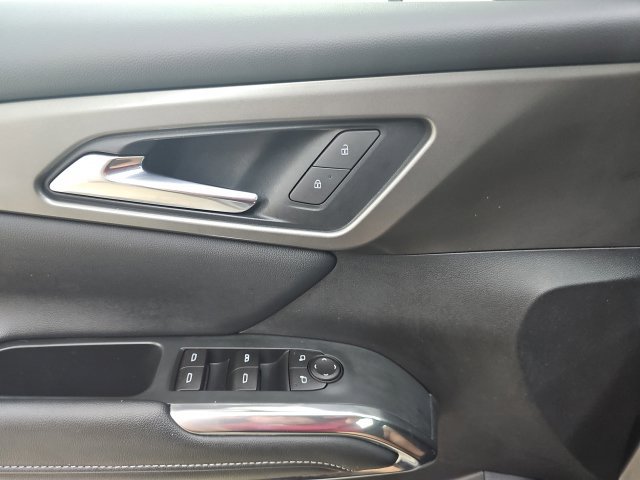 Used 2026 Chevrolet Traverse LT FWD image 31