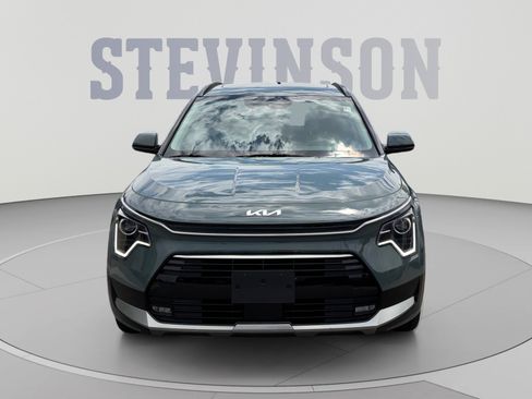 Used 2023 Kia Niro EX Touring FWD image 8