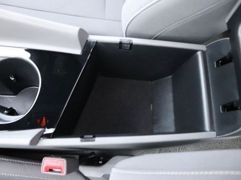 Used 2025 Hyundai Elantra SEL FWD image 42