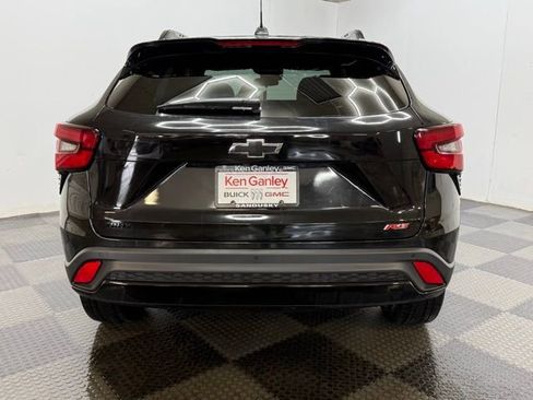 Certified 2025 Chevrolet Trax RS w/ Sunroof Package image 12