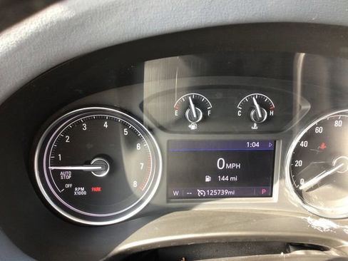 Used 2020 Buick Enclave Essence image 22