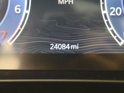 Used 2024 Jeep Grand Cherokee Limited w/ Luxury Tech Group II image 37