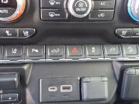 Used 2022 GMC Sierra 2500 Denali w/ Denali Ultimate Package AWD/4WD image 39