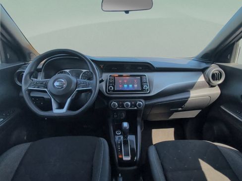 Used 2020 Nissan Kicks S FWD image 28