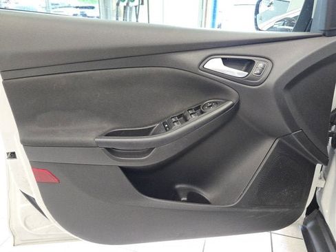 Used 2017 Ford Focus Titanium FWD image 14