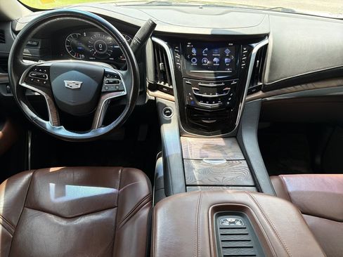 Certified 2019 Cadillac Escalade Luxury w/ LPO, Escalade Noir Package RWD image 20
