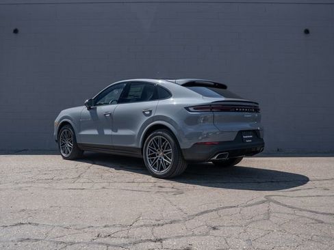 New 2026 Porsche Cayenne Coupe AWD/4WD image 3