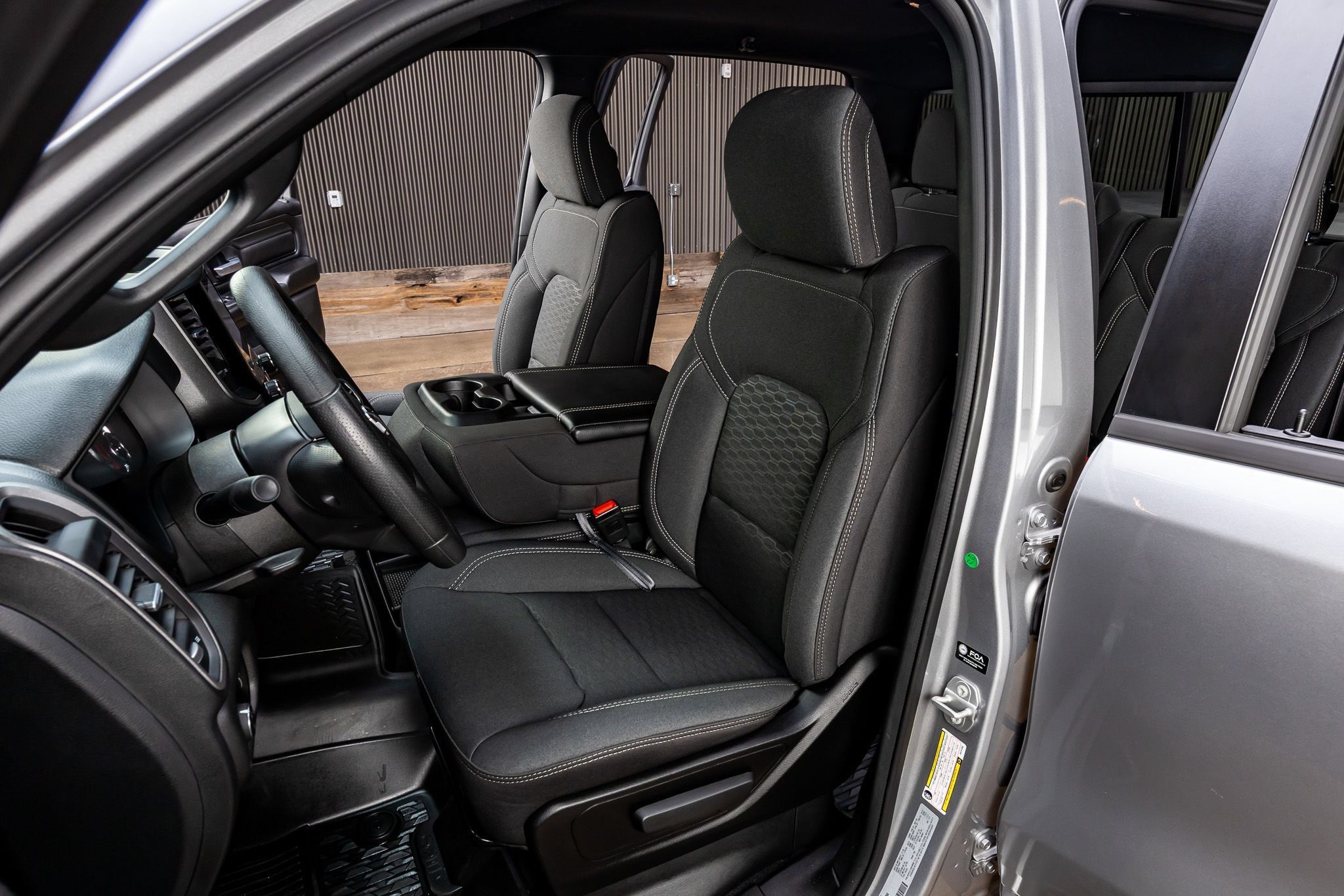 Used 2025 RAM 1500 Warlock AWD/4WD image 31
