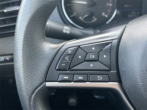 Used 2020 Nissan Rogue Sport SV image 12