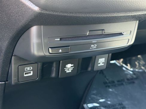 Used 2024 Honda Odyssey Elite image 36