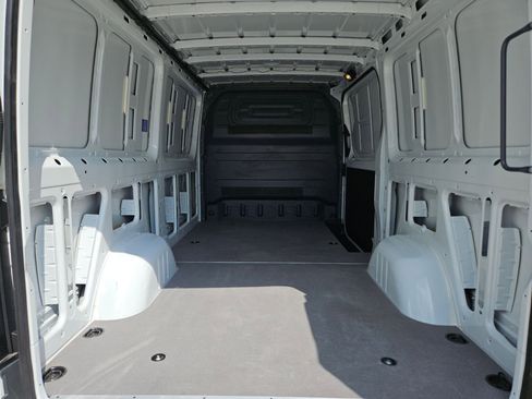 Used 2025 Mercedes-Benz Sprinter 2500 image 22
