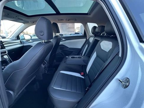 New 2026 Volkswagen Taos SEL image 33