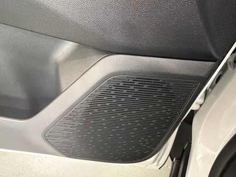 Used 2026 Chevrolet Equinox LT w/ Safety and Technology Package FWD image 15