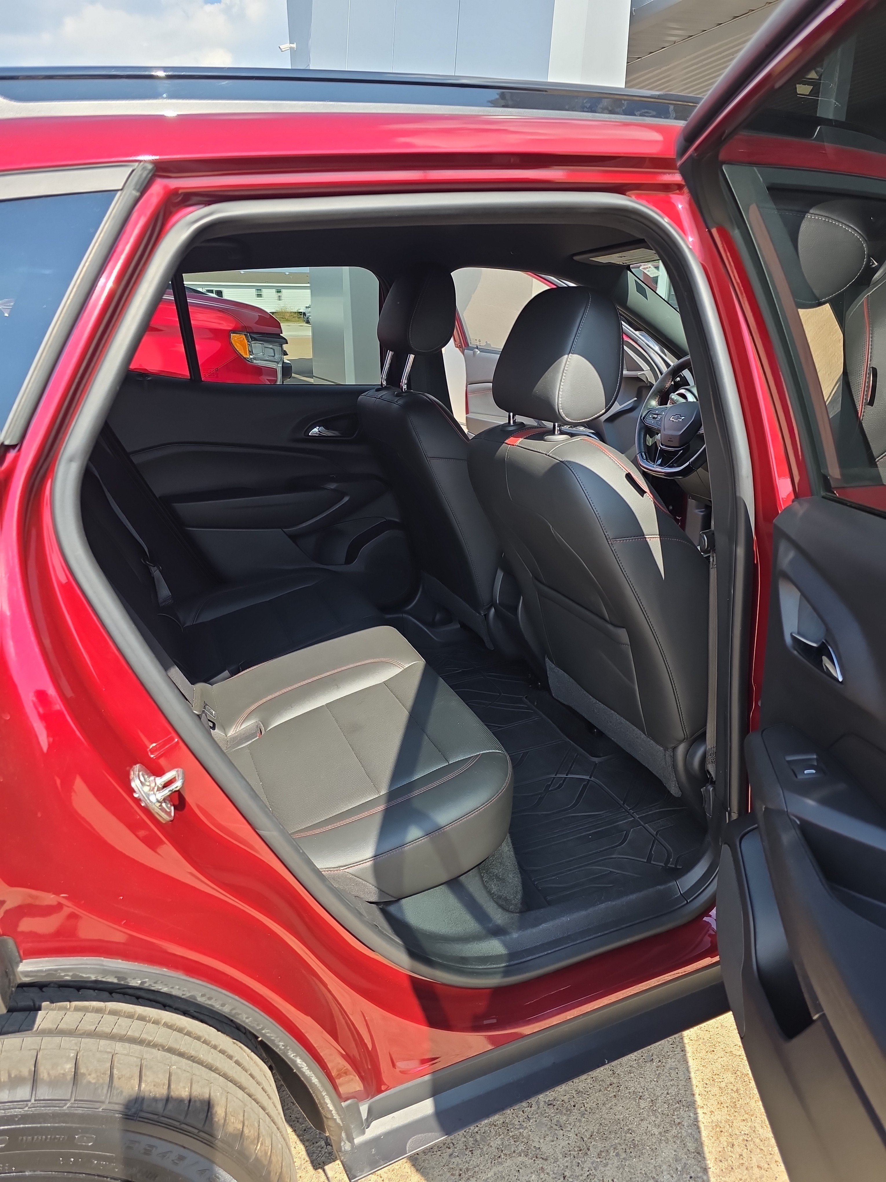 Used 2024 Chevrolet Trax RS w/ Driver Confidence Package FWD image 23