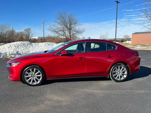 Used 2019 MAZDA MAZDA3 Sedan w/ Preferred Package image 3