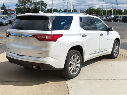 Used 2019 Chevrolet Traverse Premier FWD image 6